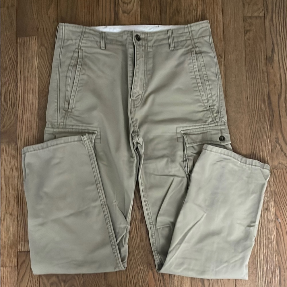 Levis Men's Tan Cargo Pants Size 31 x 32